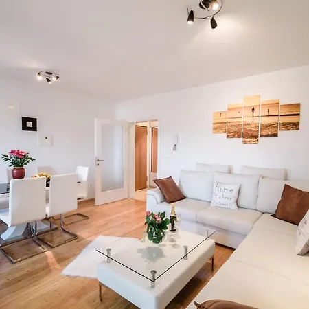 Apartments Antonella Bes Apartment Makarska