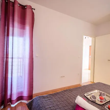 Apartments Antonella Bes * Makarska