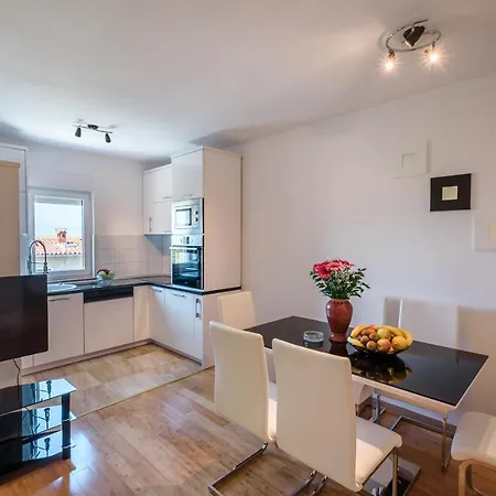 Apartament Apartments Antonella Bes