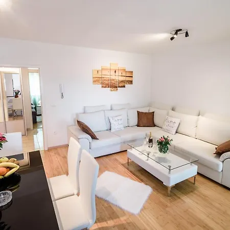 Apartment Apartments Antonella Bes *