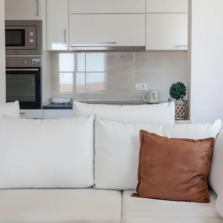 Apartament Apartments Antonella Bes *