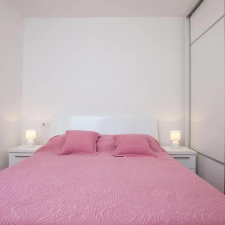 Apartments Antonella Bes *