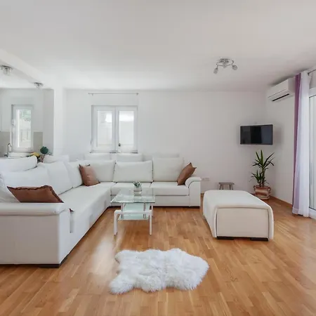 Apartments Antonella Bes Apartment *